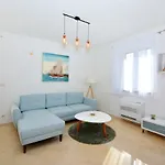 Βίλα Authentica With Heated Pool Grebaštica