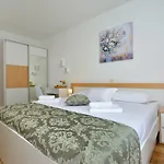 Authentica With Heated Pool Βίλα Grebaštica