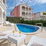 Authentica With Heated Pool *