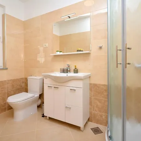 Villa Authentica With Heated Pool Grebaštica