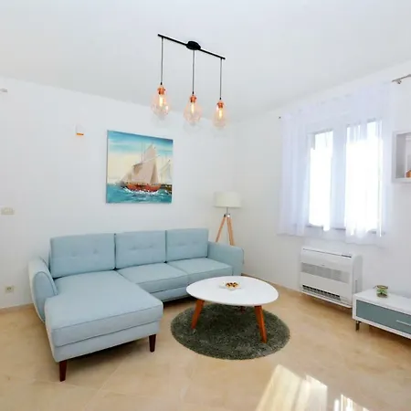 Villa Authentica With Heated Pool Grebaštica