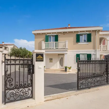 Authentica With Heated Pool