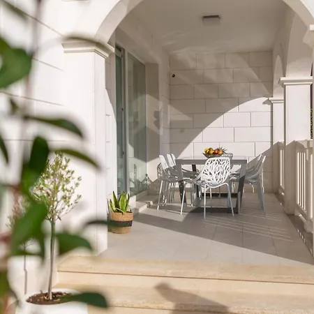 Authentica With Heated Pool וילה *