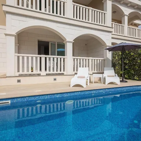 Authentica With Heated Pool * Grebaštica