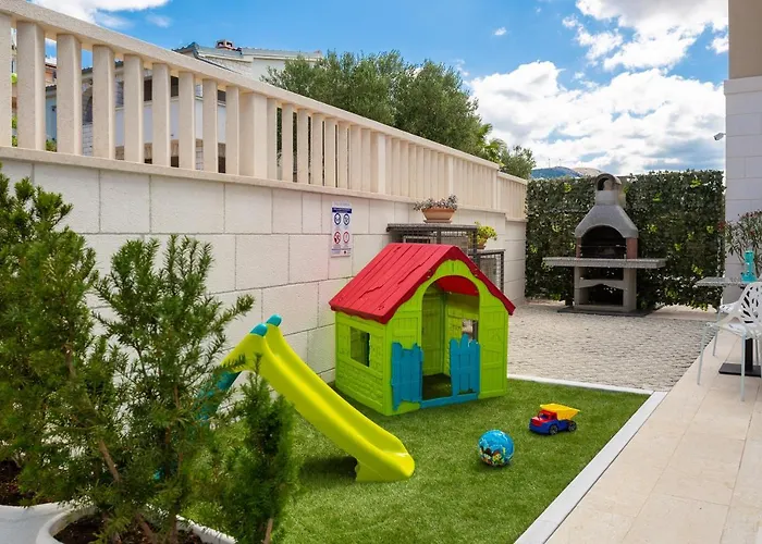 Authentica With Heated Pool וילה Grebaštica