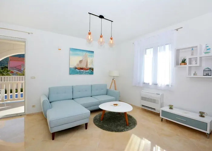 Villa Authentica With Heated Pool Grebaštica