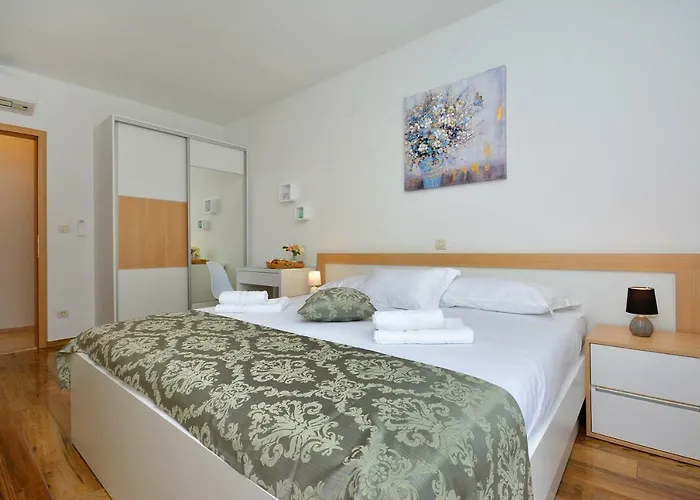 Authentica With Heated Pool Villa Grebaštica