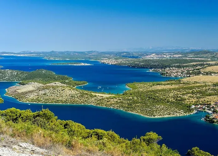 Authentica With Heated Pool *