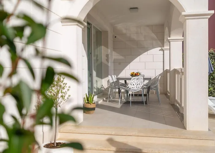 Authentica With Heated Pool וילה *