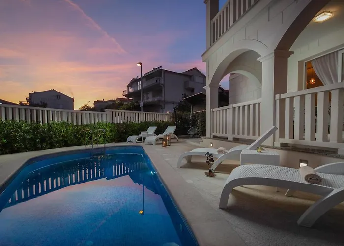 Authentica With Heated Pool * Grebaštica