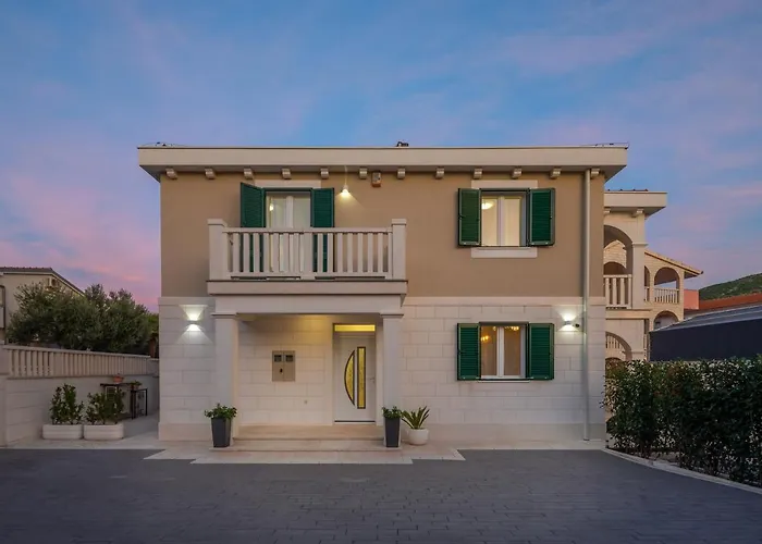 Authentica With Heated Pool *