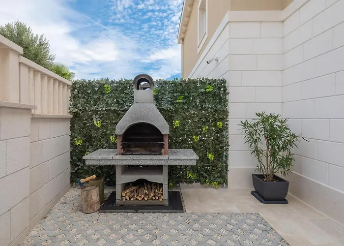 Authentica With Heated Pool