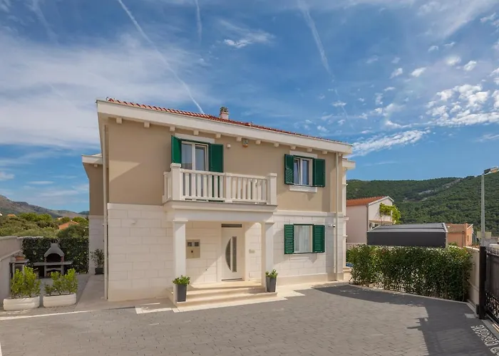 Villa Authentica With Heated Pool Grebaštica