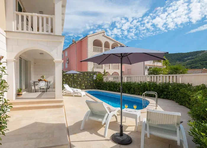 Βίλα Authentica With Heated Pool *