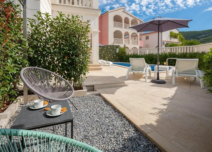 Authentica With Heated Pool Βίλα