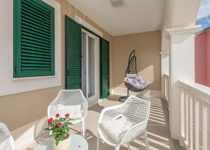 Villa Authentica With Heated Pool *