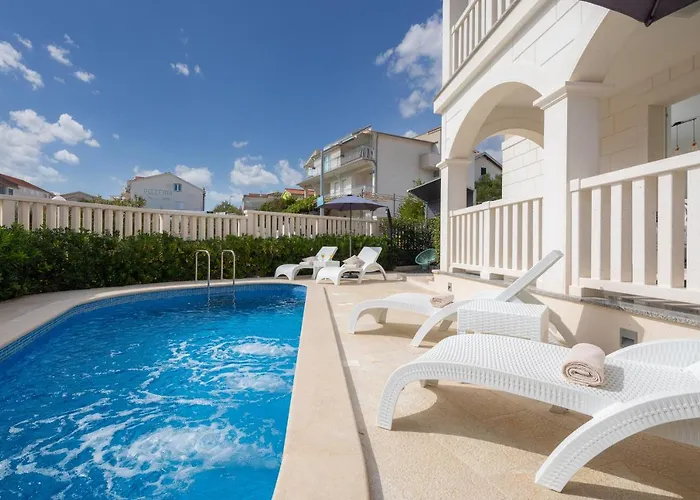 Authentica With Heated Pool * Grebaštica