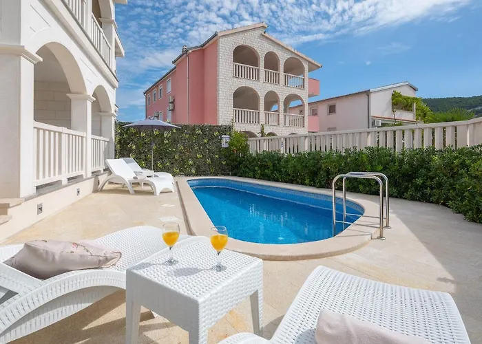 Authentica With Heated Pool *